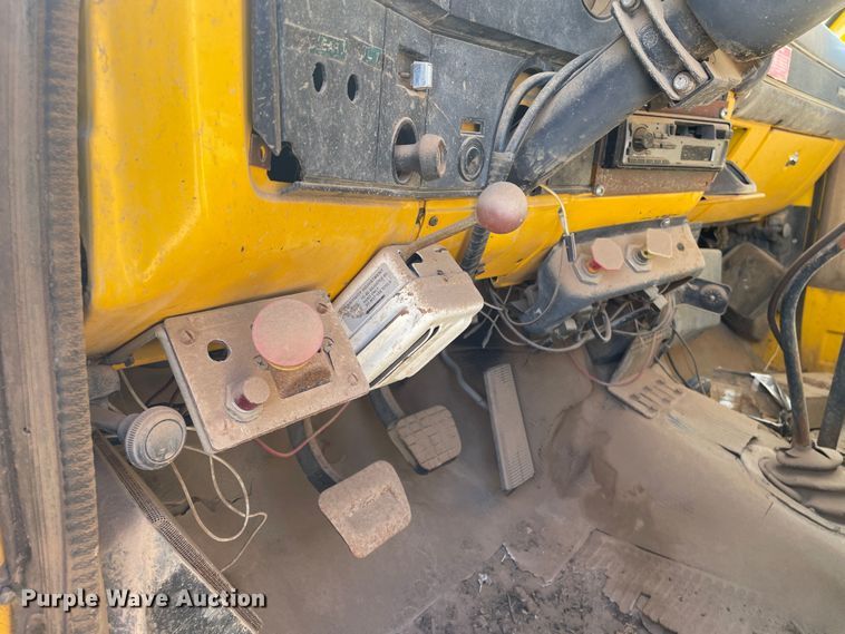 image for item DJ5032 1986 GMC C6000  dump truck