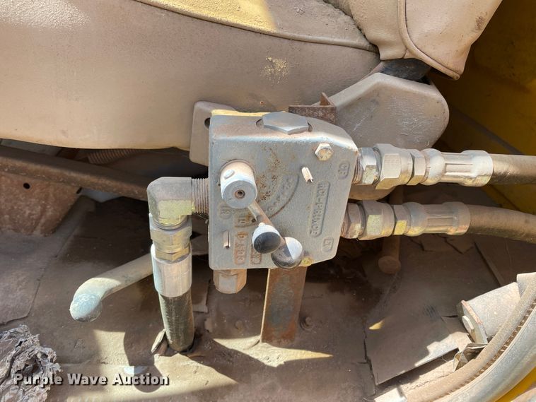 image for item DJ5032 1986 GMC C6000  dump truck