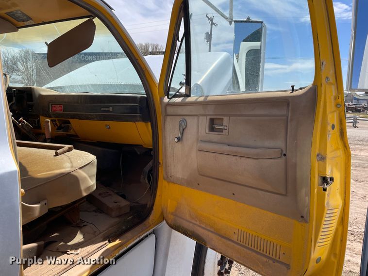 image for item DJ5032 1986 GMC C6000  dump truck