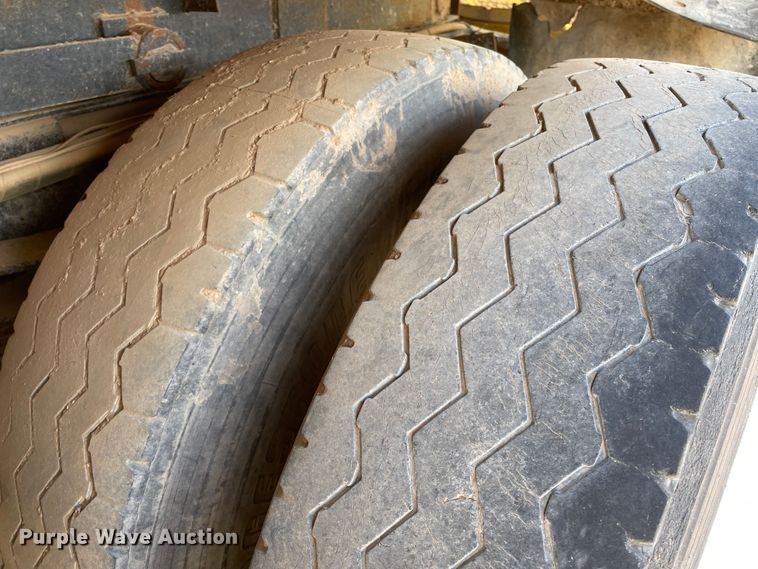 image for item DJ5032 1986 GMC C6000  dump truck