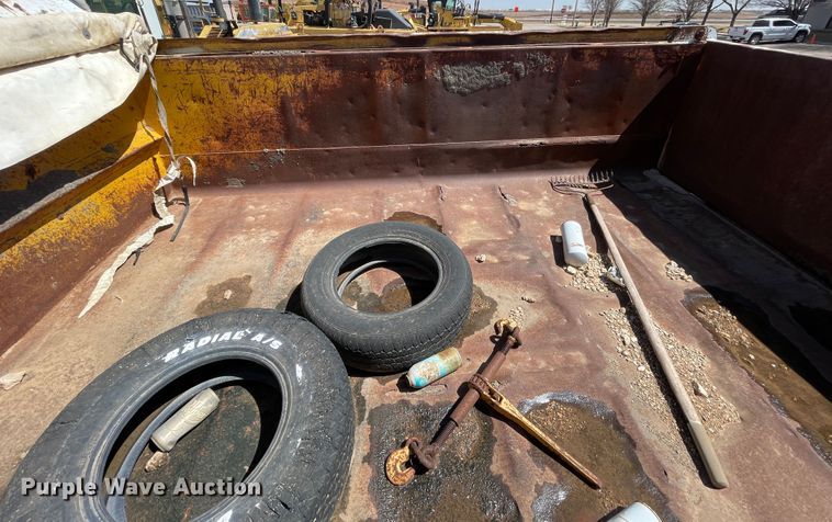 image for item DJ5033 1988 GMC C6000  dump truck