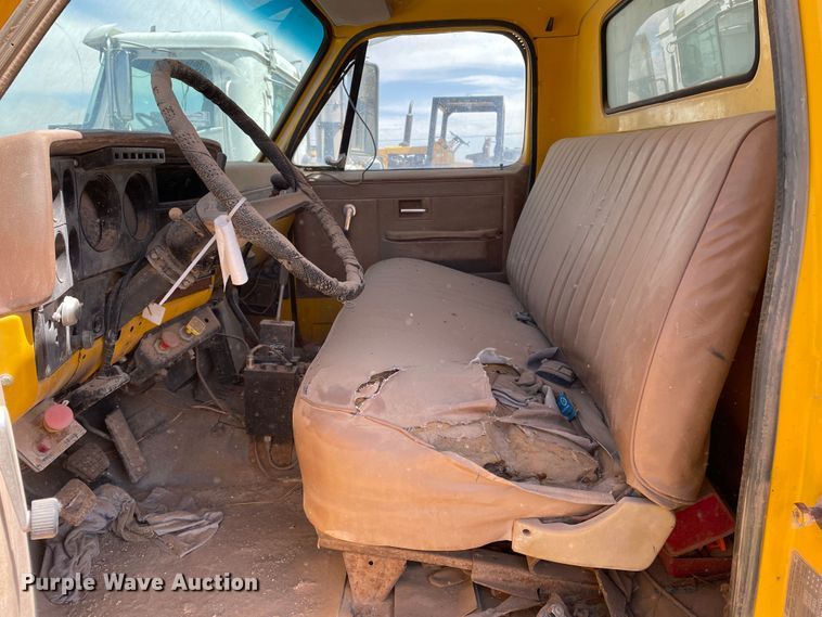 image for item DJ5033 1988 GMC C6000  dump truck