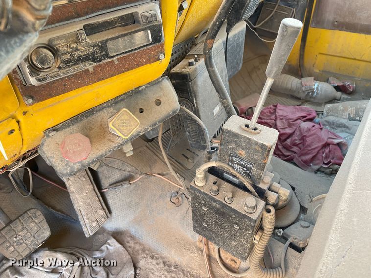 image for item DJ5033 1988 GMC C6000  dump truck