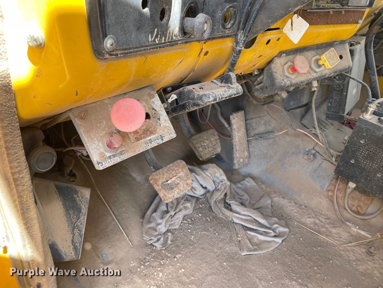 image for item DJ5033 1988 GMC C6000  dump truck