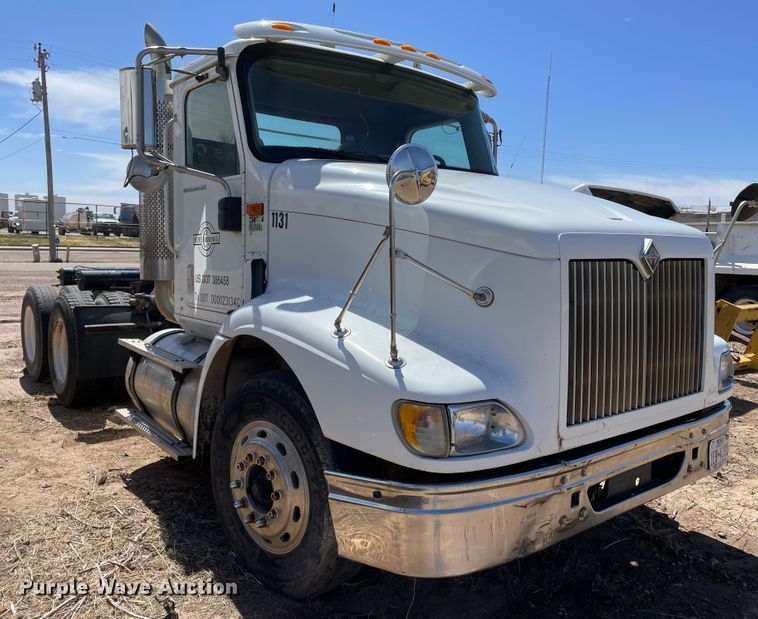 image for item DJ5034 2006 International 9200i  semi truck