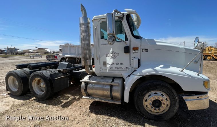 image for item DJ5034 2006 International 9200i  semi truck