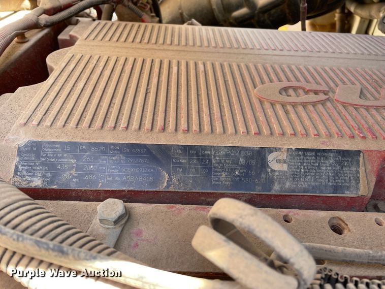 image for item DJ5034 2006 International 9200i  semi truck