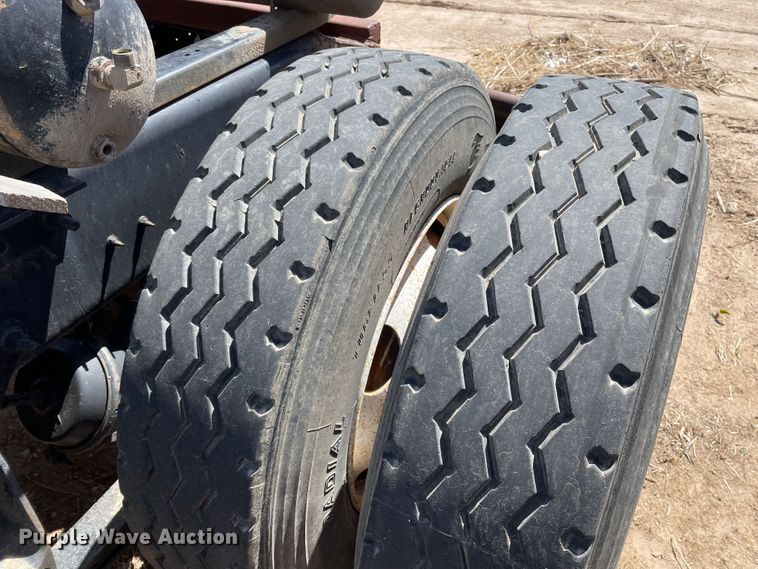 image for item DJ5034 2006 International 9200i  semi truck