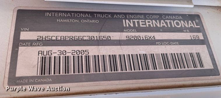 image for item DJ5034 2006 International 9200i  semi truck