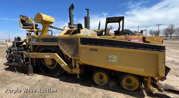 image for item DJ5035 1999 Caterpillar AP1000B  paver
