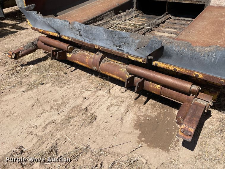 image for item DJ5035 1999 Caterpillar AP1000B  paver