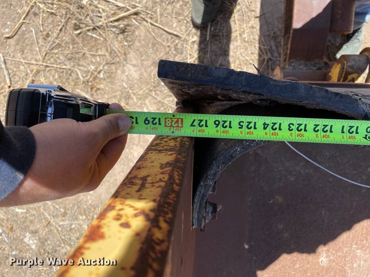 image for item DJ5035 1999 Caterpillar AP1000B  paver