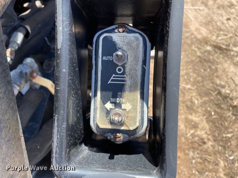 image for item DJ5035 1999 Caterpillar AP1000B  paver