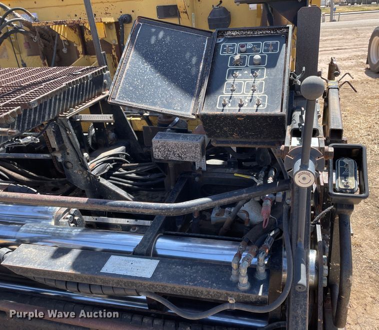 image for item DJ5035 1999 Caterpillar AP1000B  paver