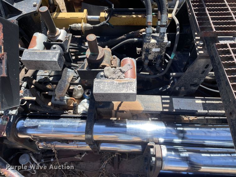 image for item DJ5035 1999 Caterpillar AP1000B  paver