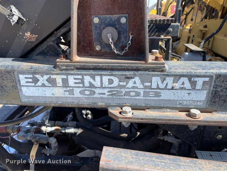 image for item DJ5035 1999 Caterpillar AP1000B  paver