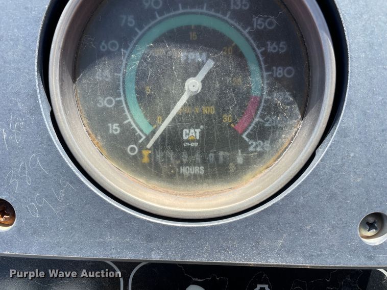 image for item DJ5035 1999 Caterpillar AP1000B  paver