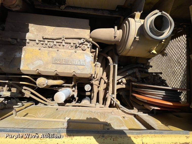 image for item DJ5035 1999 Caterpillar AP1000B  paver