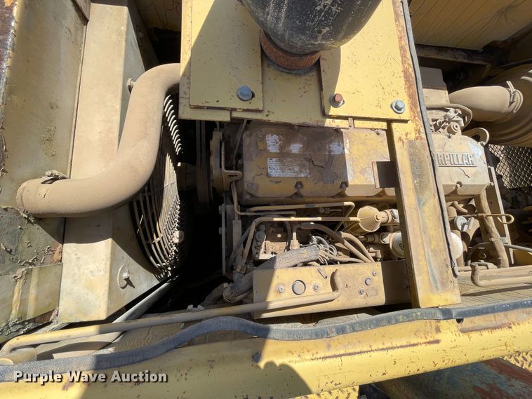 image for item DJ5035 1999 Caterpillar AP1000B  paver