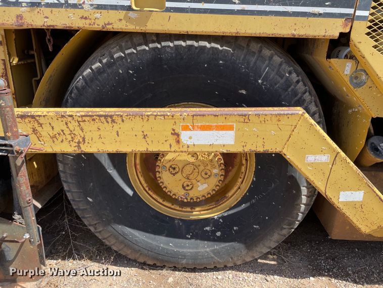 image for item DJ5035 1999 Caterpillar AP1000B  paver