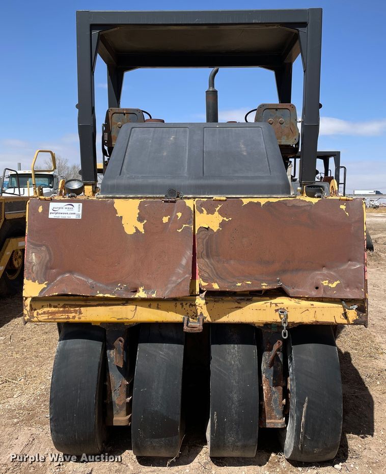 image for item DJ5036 1999 Dynapac CP271  pneumatic roller