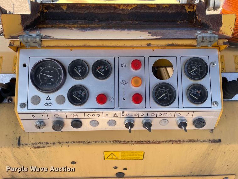 image for item DJ5036 1999 Dynapac CP271  pneumatic roller