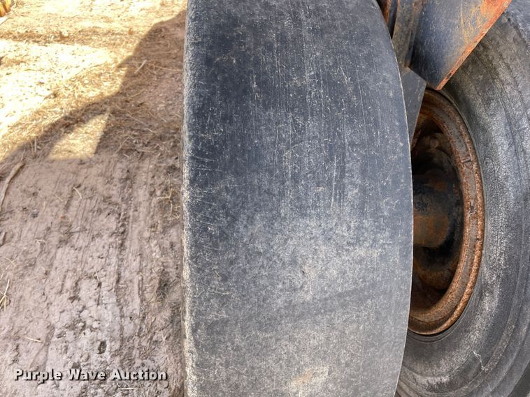 image for item DJ5036 1999 Dynapac CP271  pneumatic roller