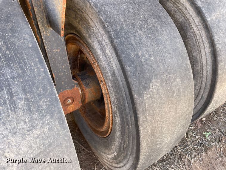 image for item DJ5036 1999 Dynapac CP271  pneumatic roller