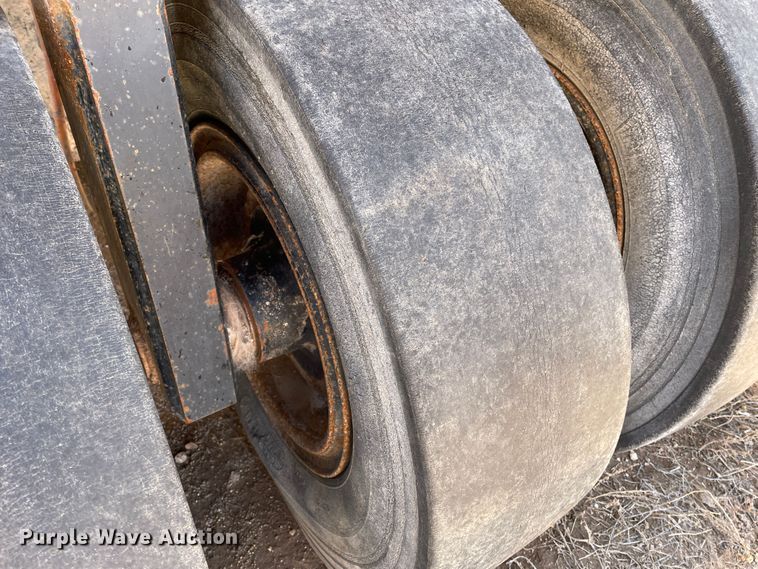 image for item DJ5036 1999 Dynapac CP271  pneumatic roller