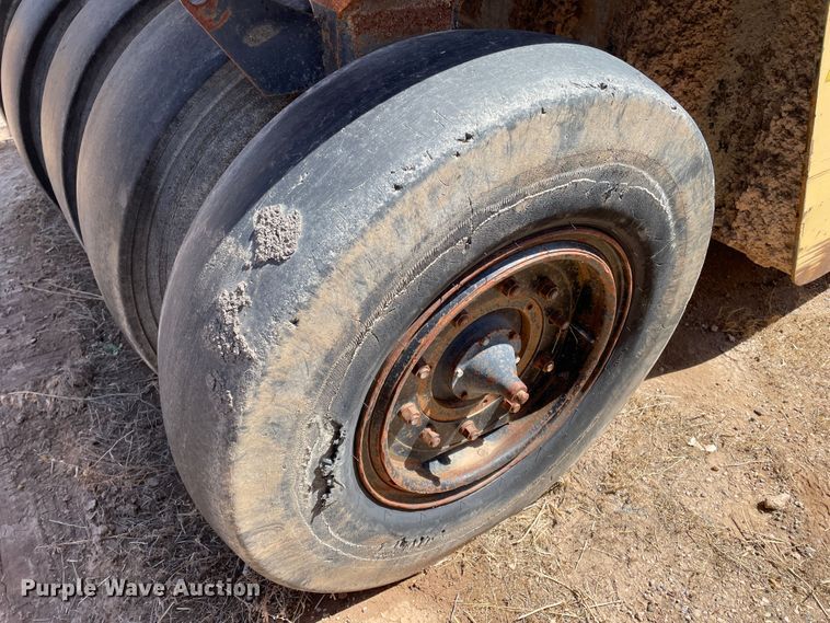 image for item DJ5036 1999 Dynapac CP271  pneumatic roller