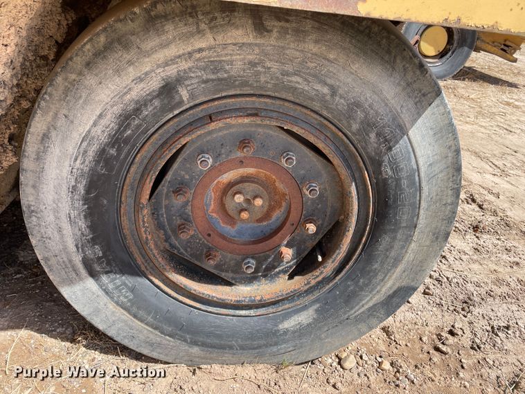 image for item DJ5036 1999 Dynapac CP271  pneumatic roller