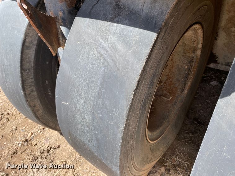 image for item DJ5036 1999 Dynapac CP271  pneumatic roller