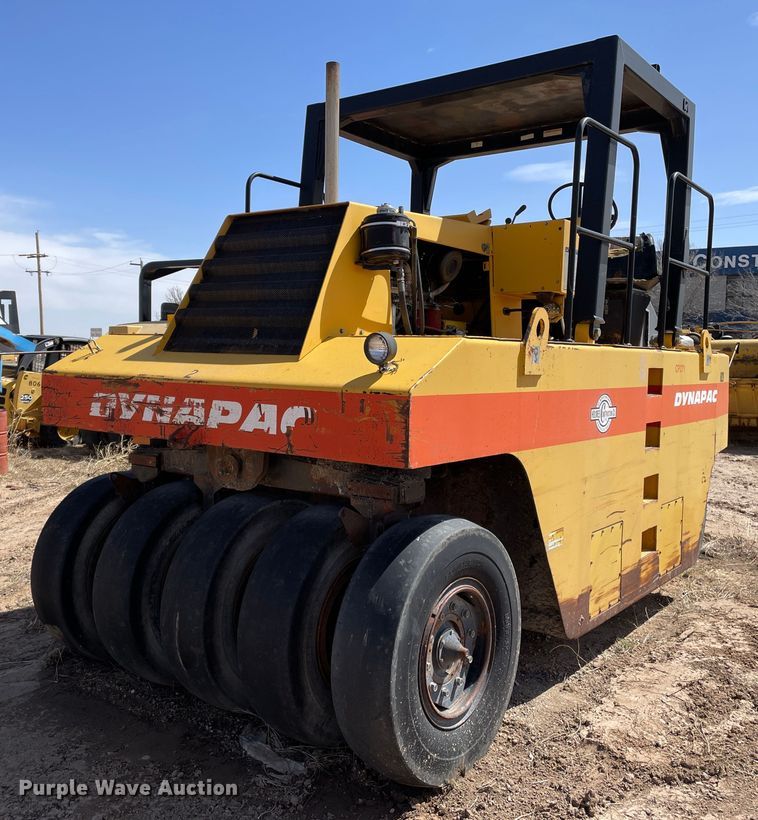 image for item DJ5037 Dynapac CP271  pneumatic roller
