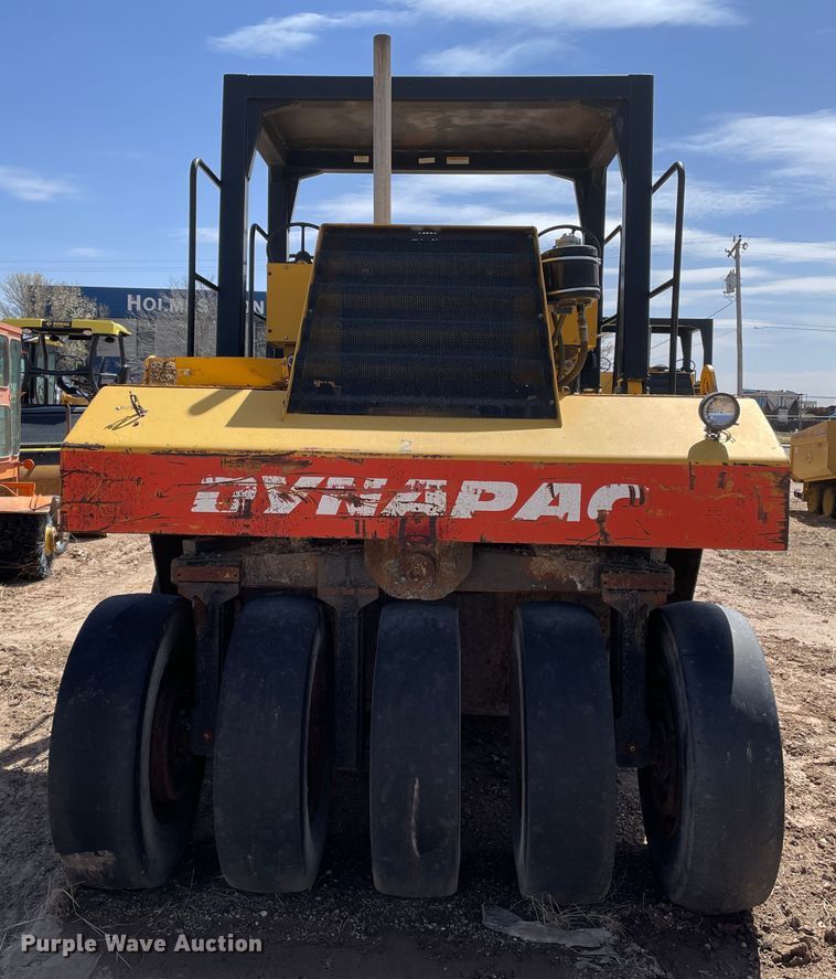 image for item DJ5037 Dynapac CP271  pneumatic roller