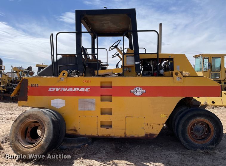 image for item DJ5037 Dynapac CP271  pneumatic roller