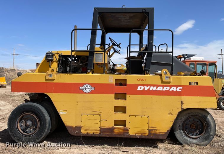 image for item DJ5037 Dynapac CP271  pneumatic roller