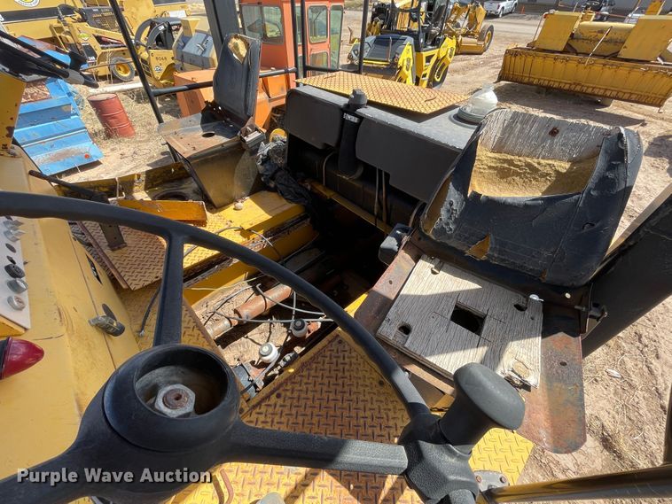 image for item DJ5037 Dynapac CP271  pneumatic roller