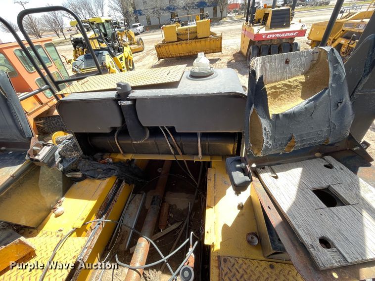 image for item DJ5037 Dynapac CP271  pneumatic roller