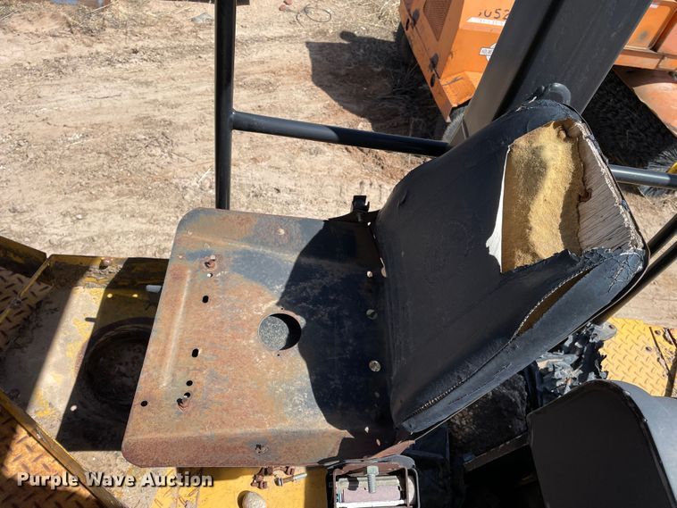 image for item DJ5037 Dynapac CP271  pneumatic roller