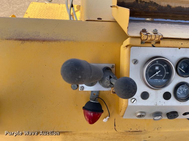 image for item DJ5037 Dynapac CP271  pneumatic roller