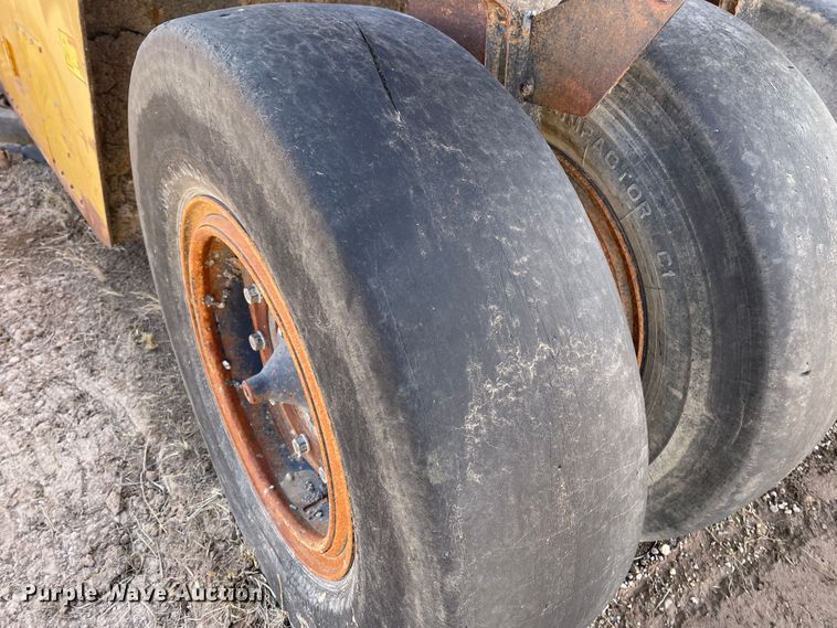 image for item DJ5037 Dynapac CP271  pneumatic roller