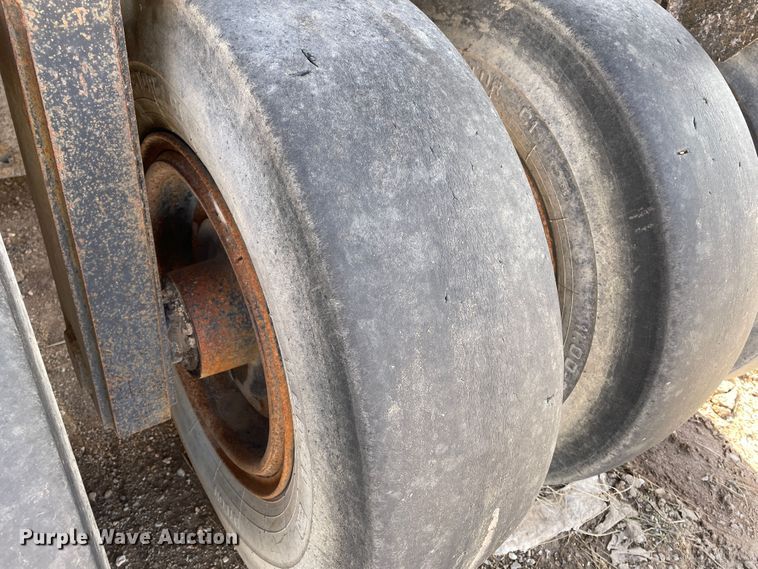 image for item DJ5037 Dynapac CP271  pneumatic roller