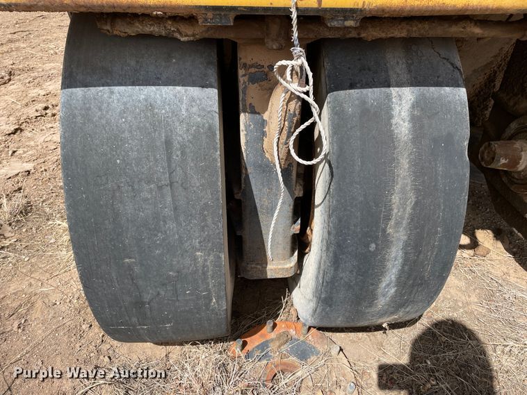 image for item DJ5037 Dynapac CP271  pneumatic roller