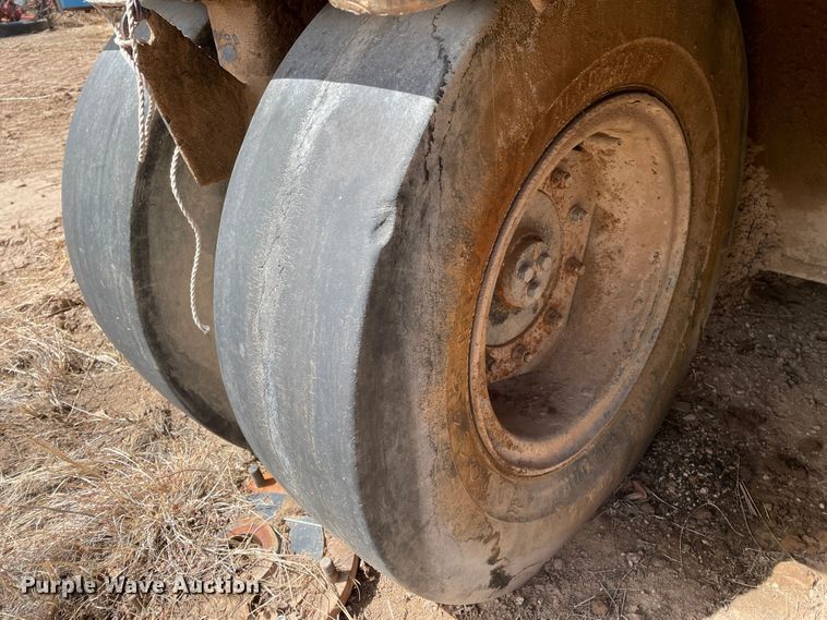 image for item DJ5037 Dynapac CP271  pneumatic roller