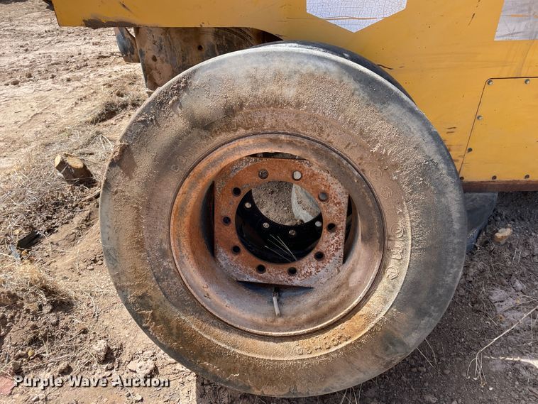 image for item DJ5037 Dynapac CP271  pneumatic roller