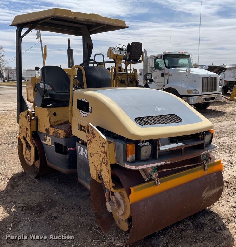 image for item DJ5038 1999 Caterpillar CB334D  double drum vibratory roller