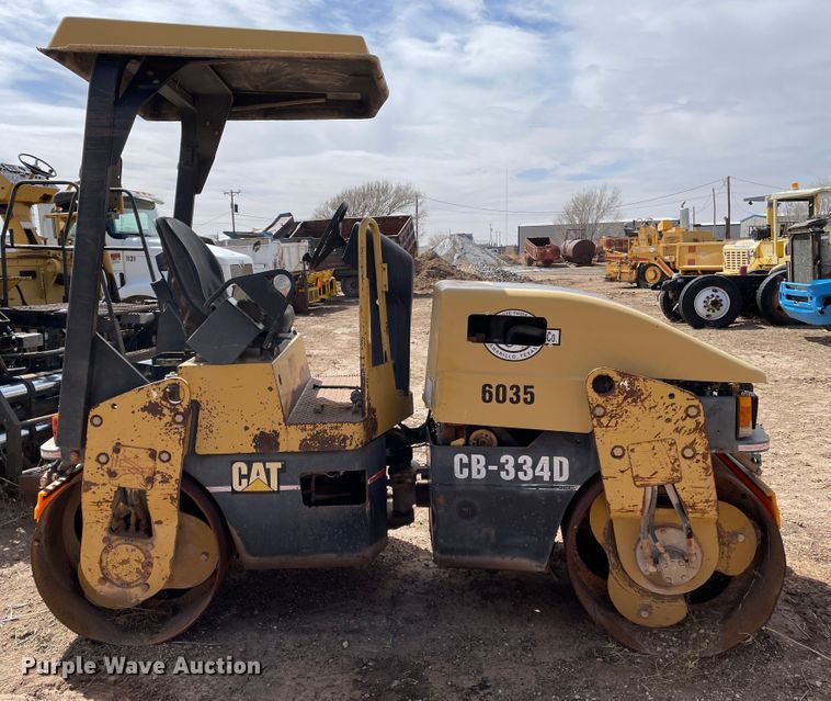 image for item DJ5038 1999 Caterpillar CB334D  double drum vibratory roller