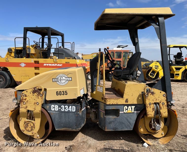 image for item DJ5038 1999 Caterpillar CB334D  double drum vibratory roller