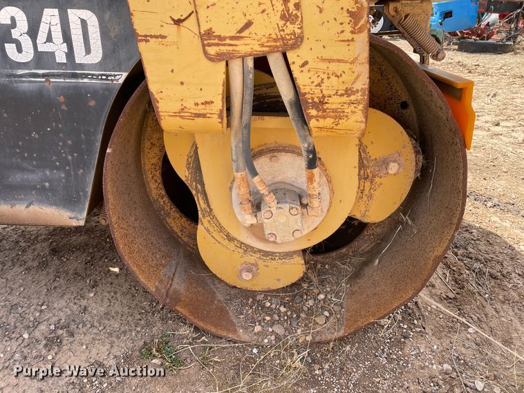 image for item DJ5038 1999 Caterpillar CB334D  double drum vibratory roller