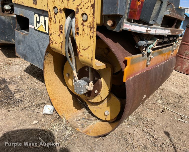 image for item DJ5038 1999 Caterpillar CB334D  double drum vibratory roller